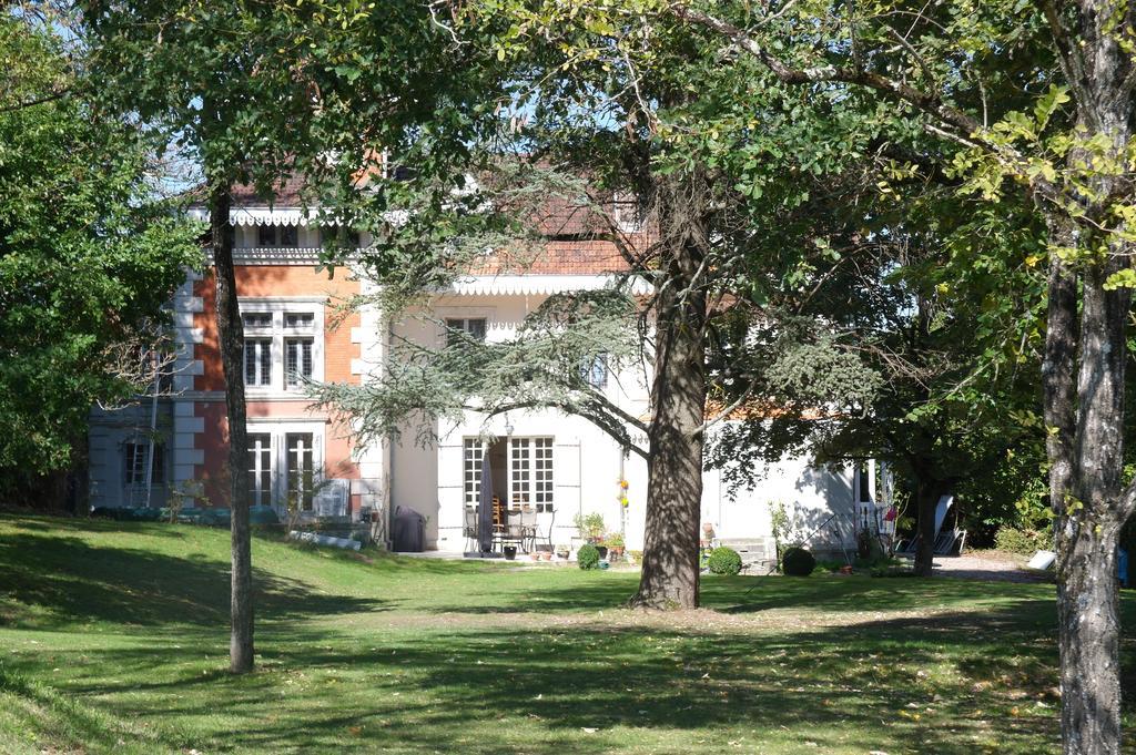 مبيت وإفطار Saint-Séverin Le Chalet De Luxe المظهر الخارجي الصورة